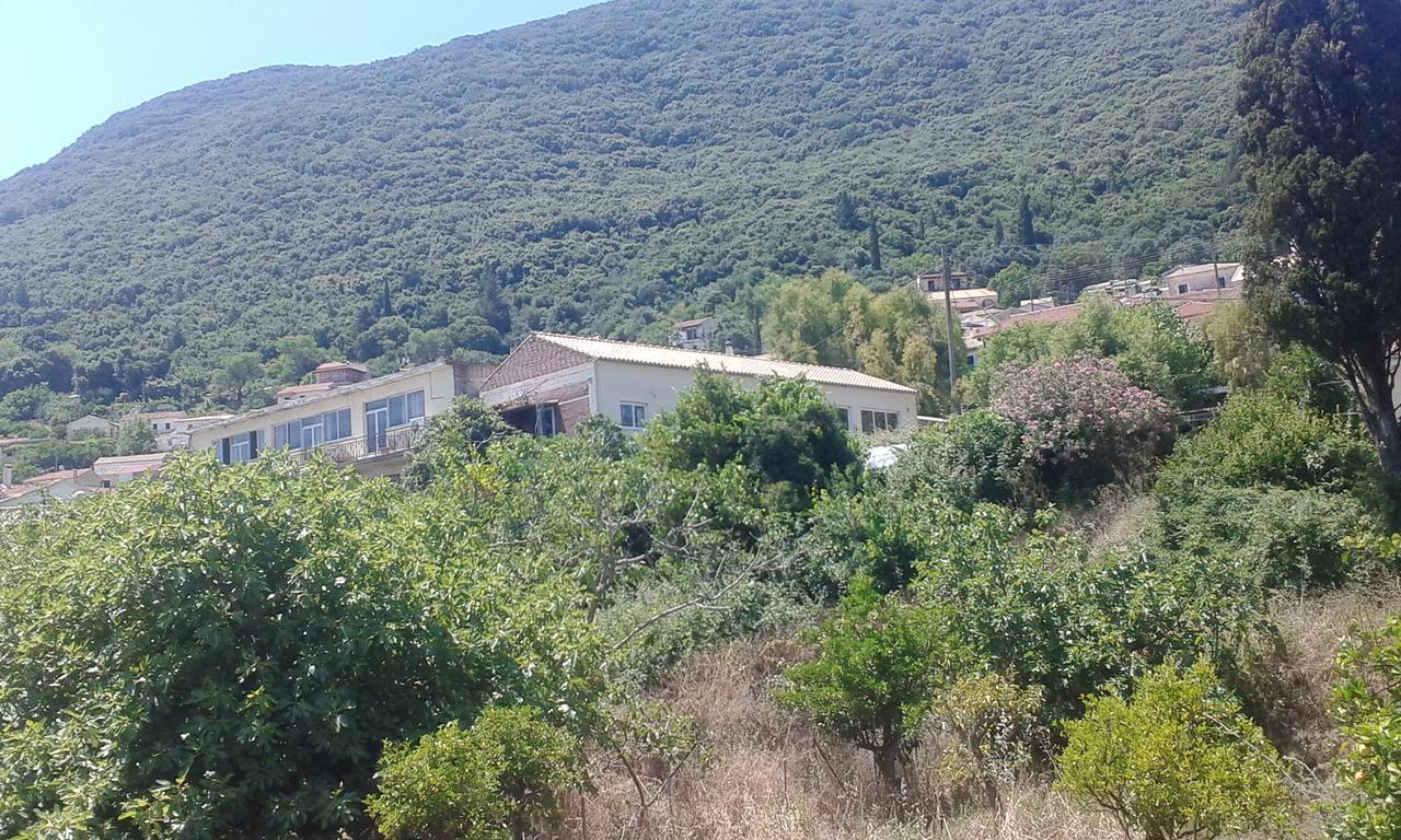 Village House Agios Matthaios  Exterior photo